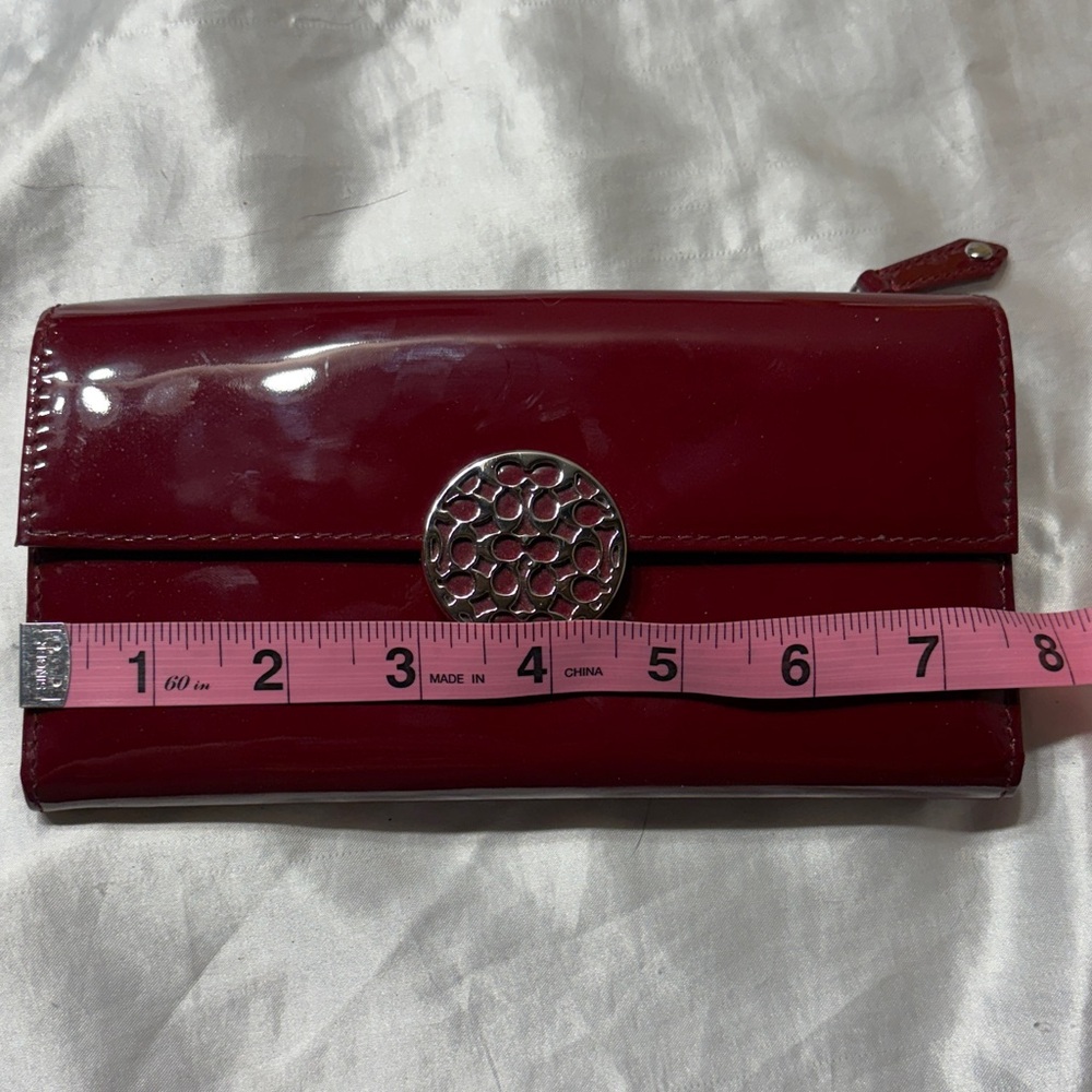 Coach red patent leather wallet - Picture 3 of 9